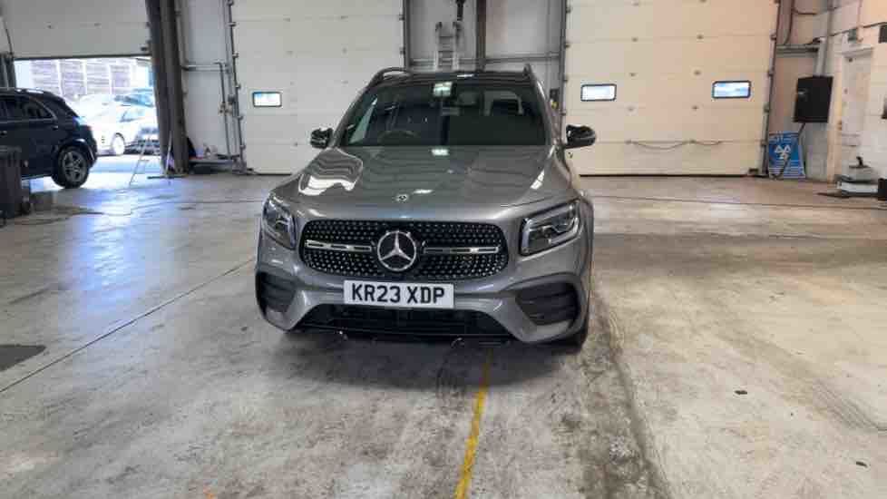 More views of Mercedes-Benz GLB