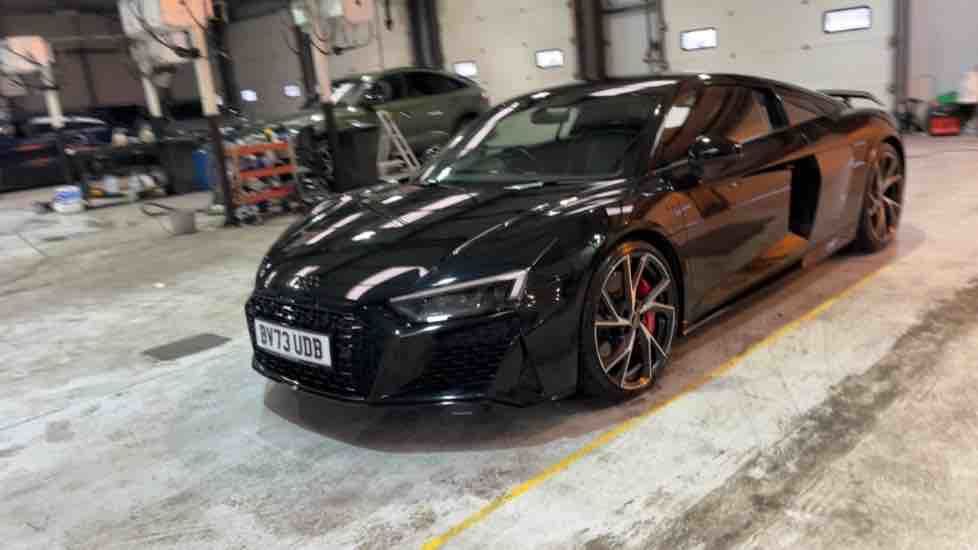More views of Audi R8