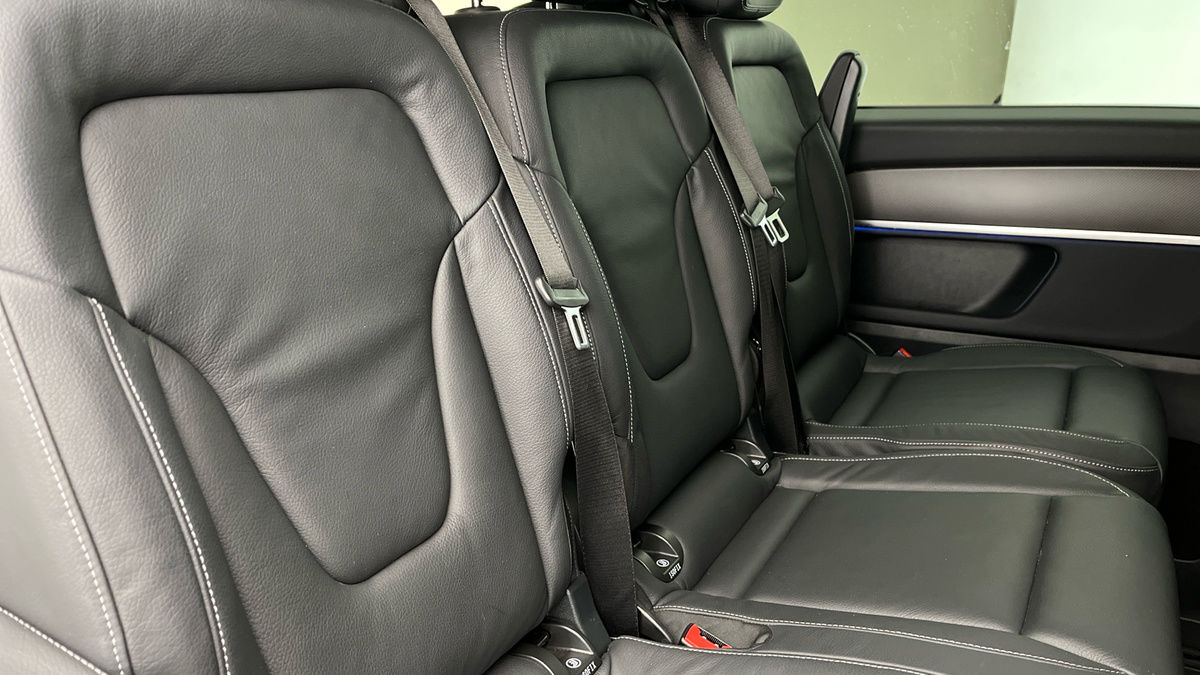 Mercedes-Benz V Class Image 9