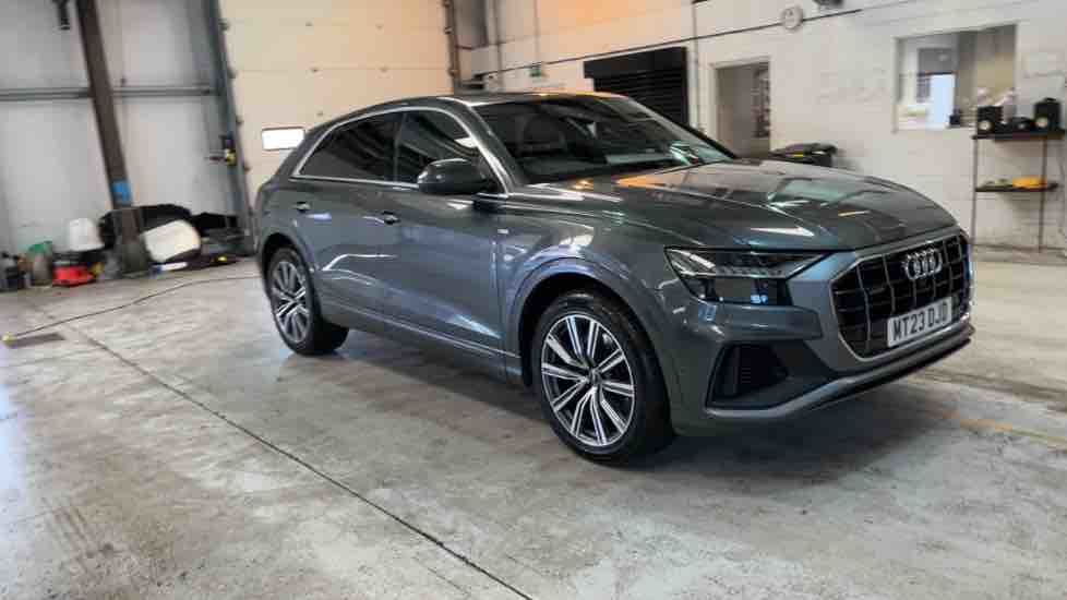 More views of Audi Q8