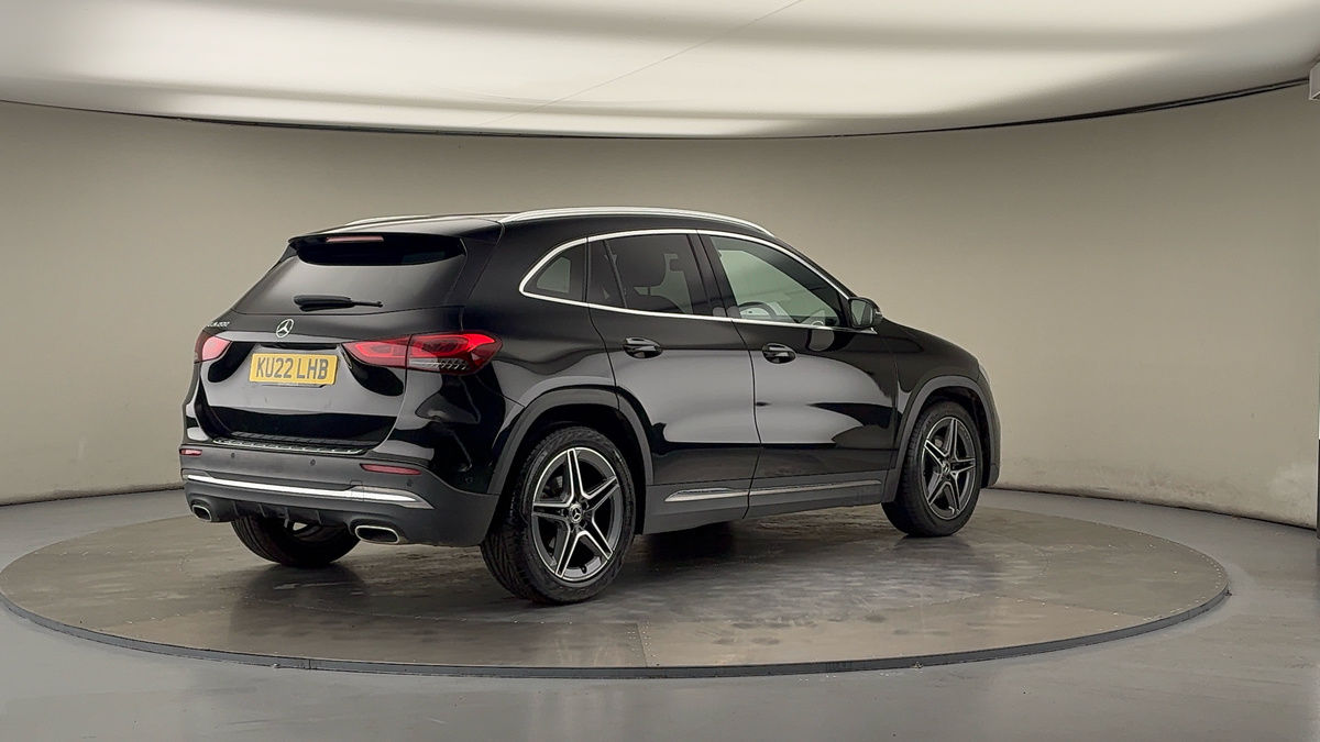 Mercedes-Benz GLA Image 21