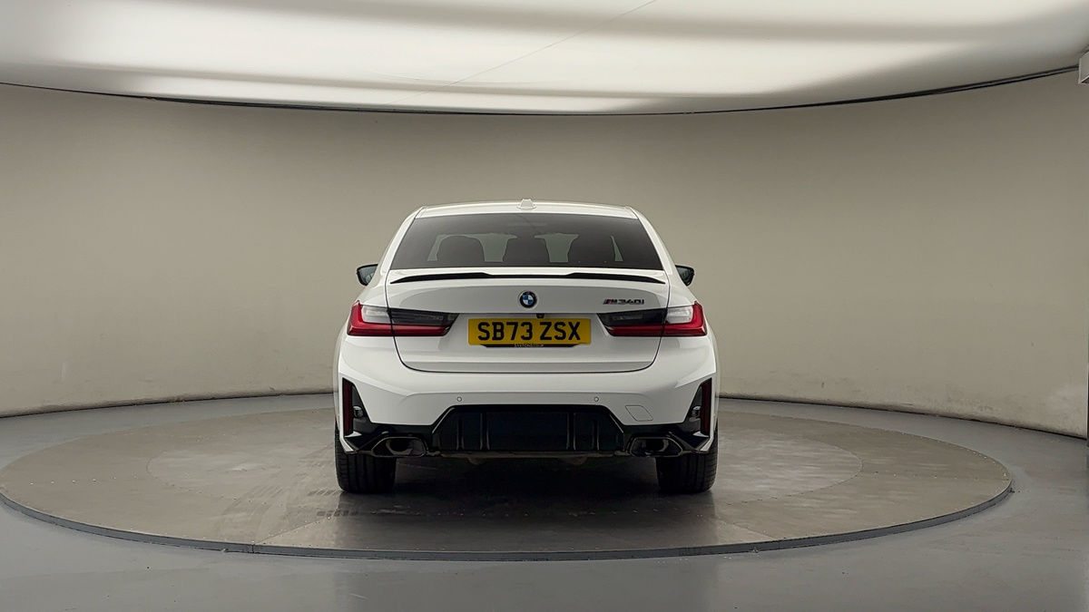 BMW 3 Series Image 4