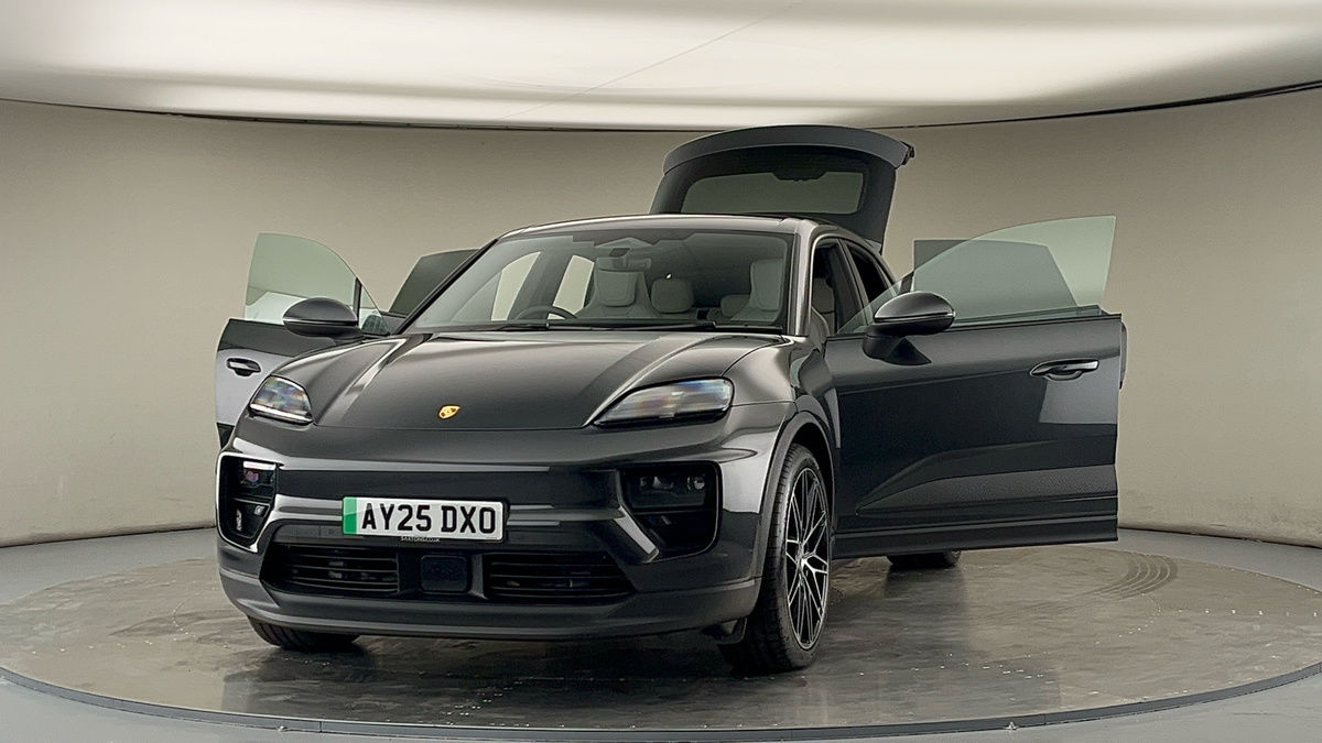 More views of Porsche Macan