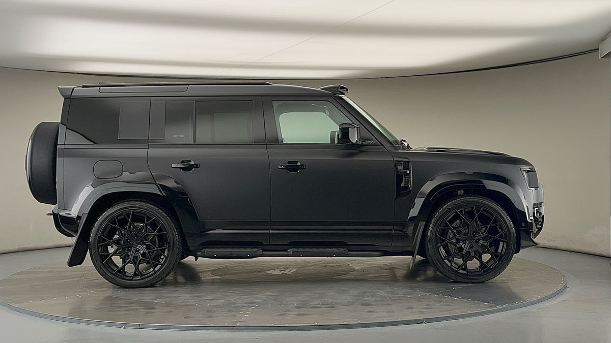 Land Rover Defender 110 Urban Image 16
