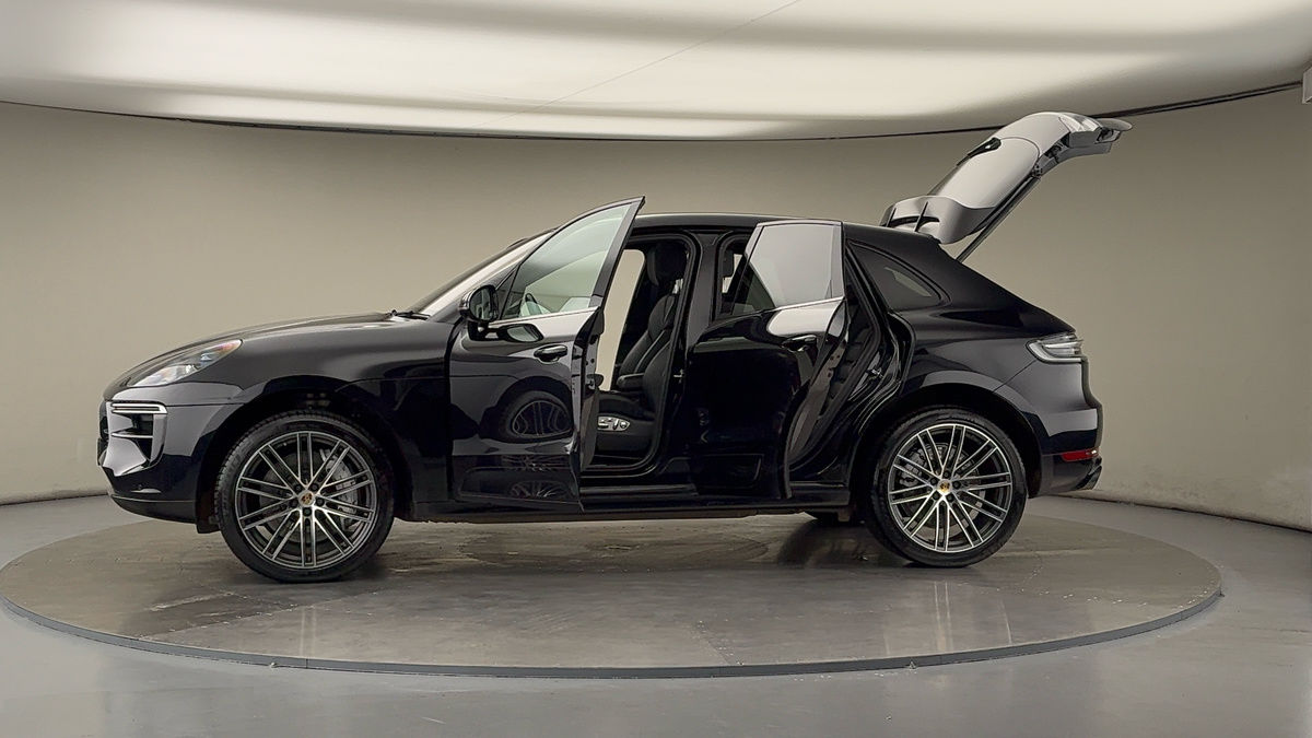 More views of Porsche Macan