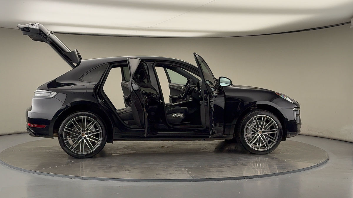 More views of Porsche Macan