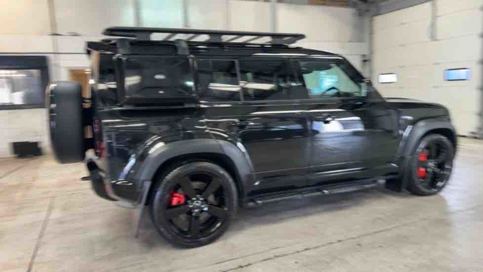 More views of Land Rover Defender 110