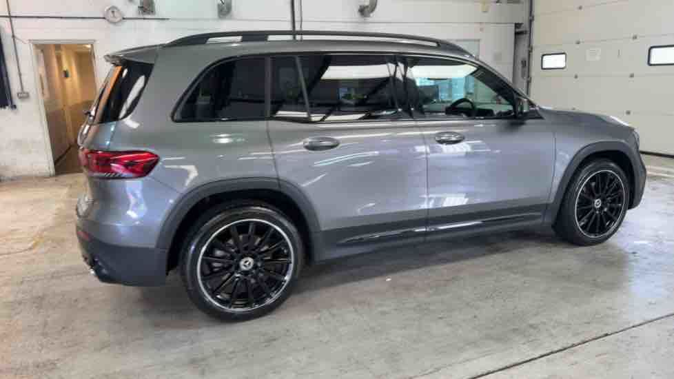 More views of Mercedes-Benz GLB