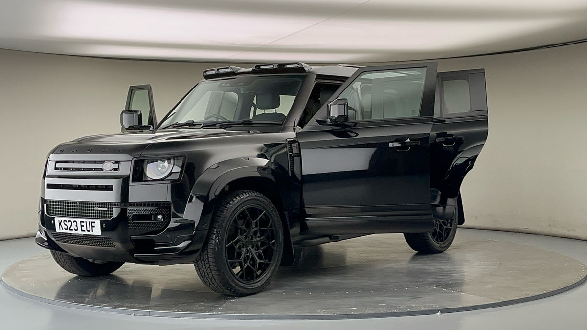 More views of Land Rover Defender 110