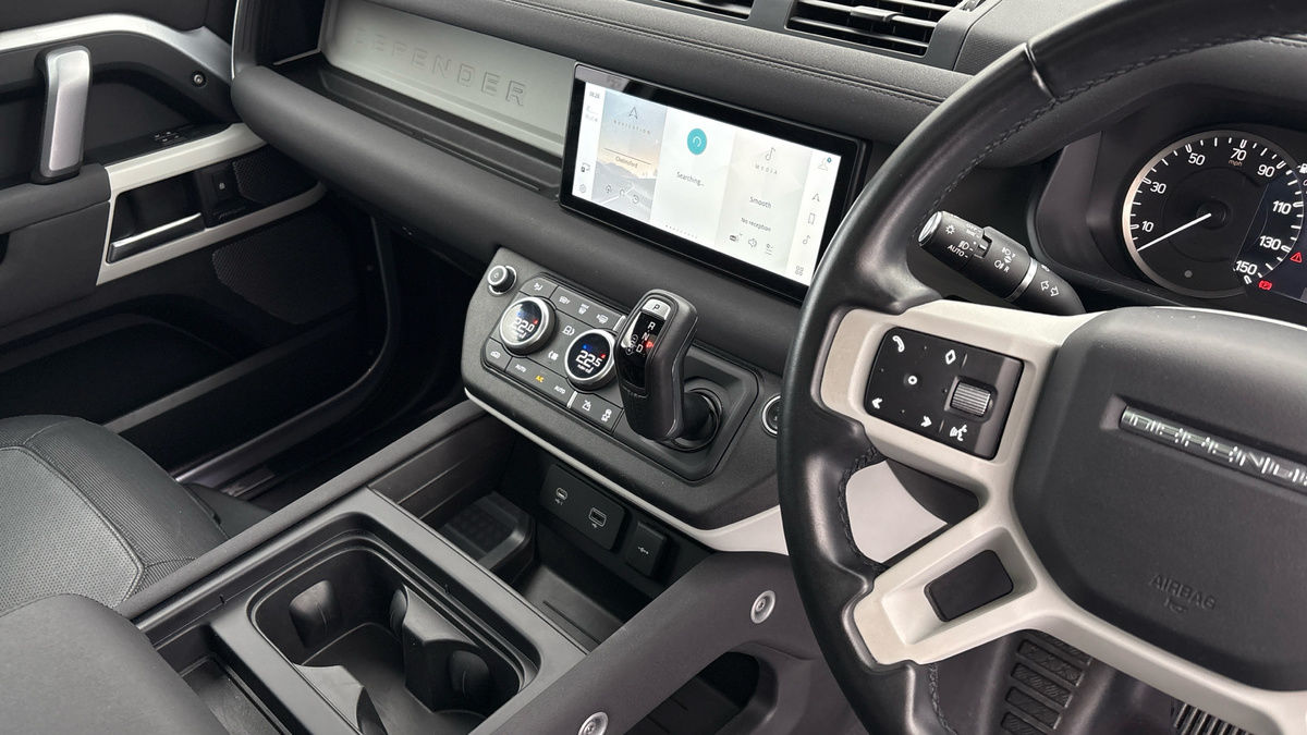 Land Rover Defender 90 Image 18