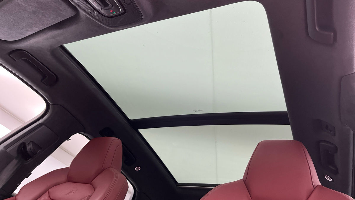 Audi SQ7 Image 6
