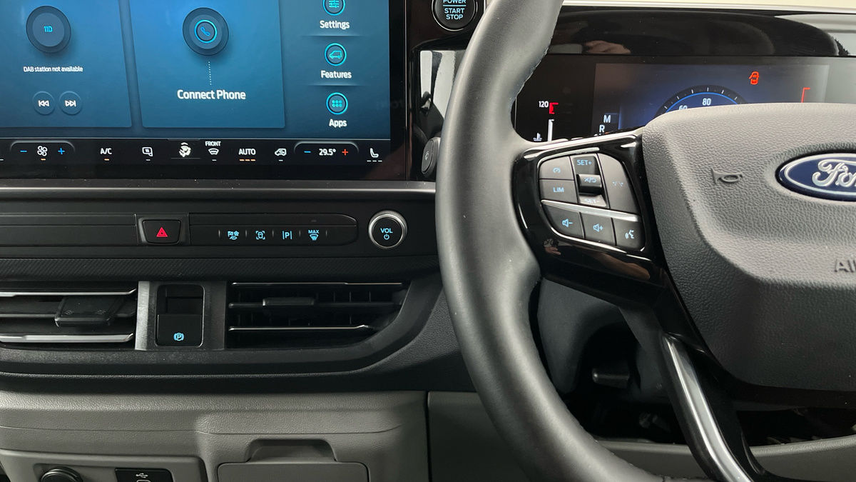 Ford Transit Custom Image 13