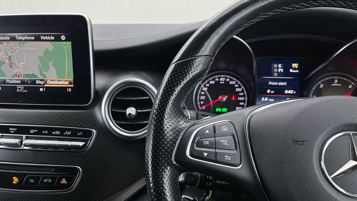 Mercedes-Benz V Class Image 13