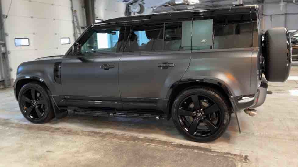 More views of Land Rover Defender 110