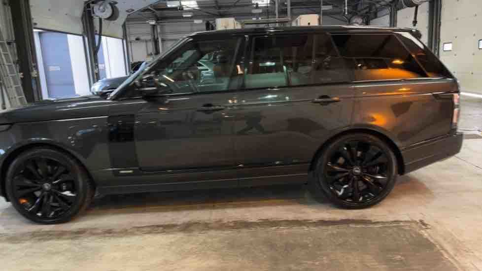 More views of Land Rover Range Rover