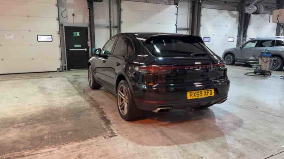 More views of Porsche Macan
