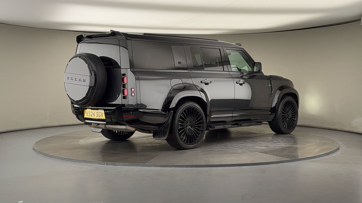 Land Rover Defender 130 Urban Image 21
