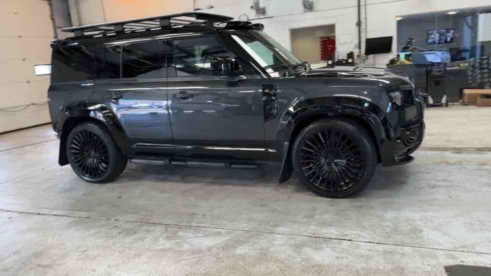 More views of Land Rover Defender 110