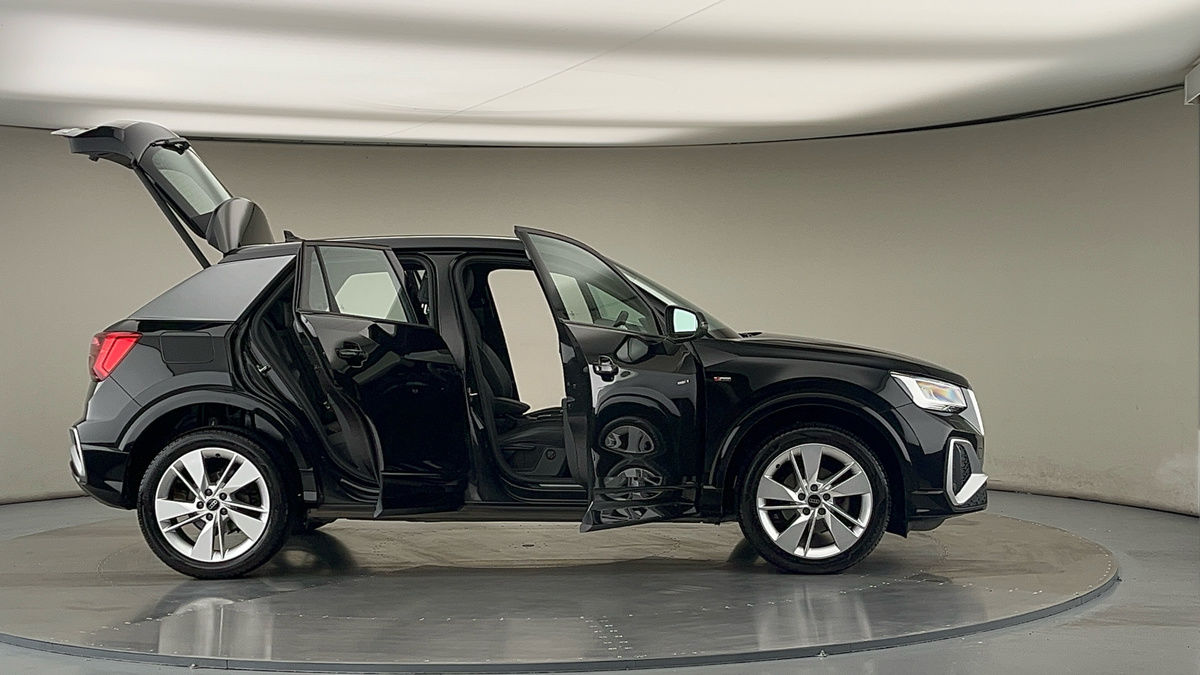 More views of Audi Q2