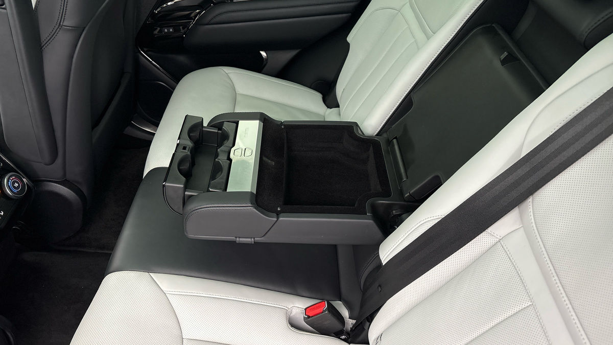Land Rover Range Rover Sport Image 9