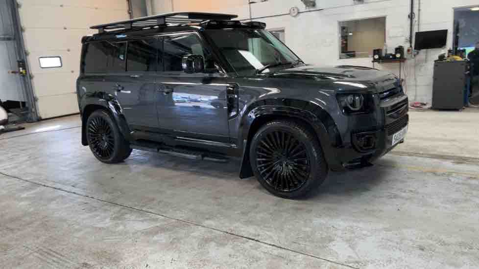 More views of Land Rover Defender 110