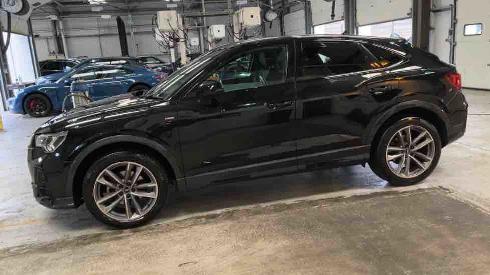 More views of Audi Q3