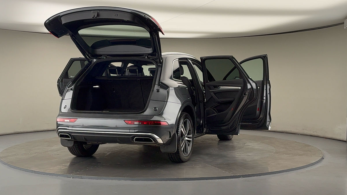 More views of Audi Q5