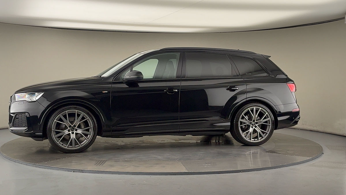 More views of Audi Q7