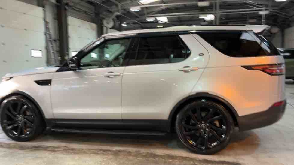 More views of Land Rover Discovery