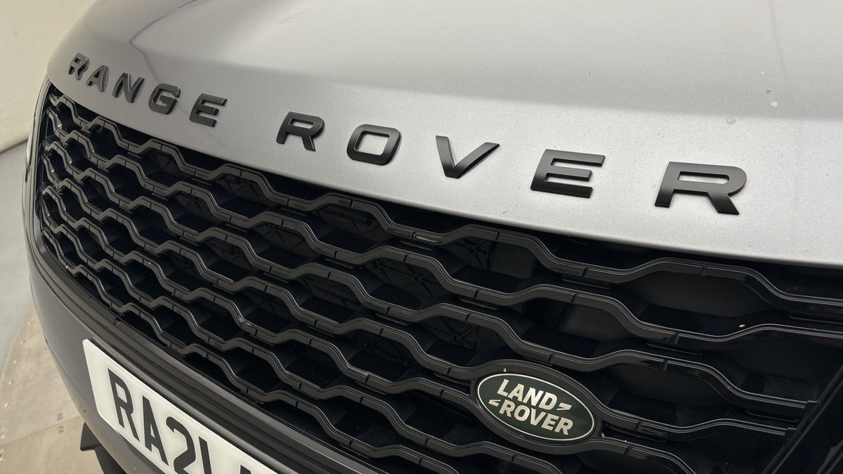 Land Rover Range Rover Velar Image 24