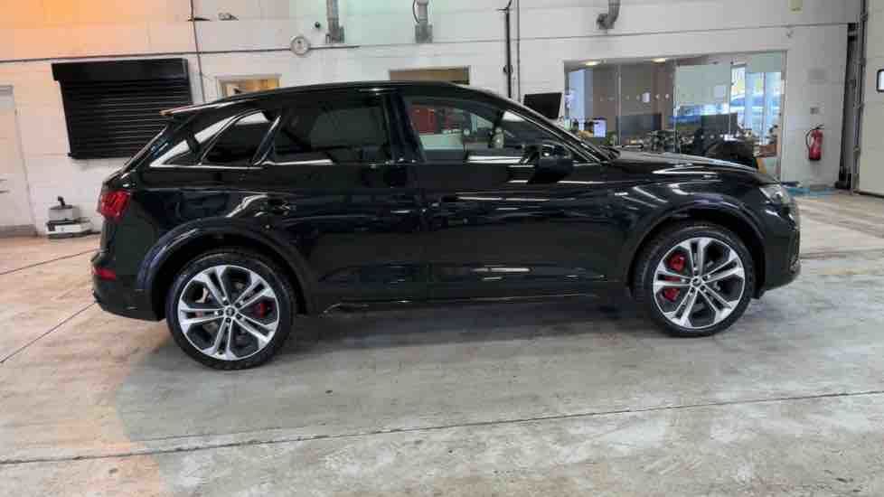 More views of Audi Q5