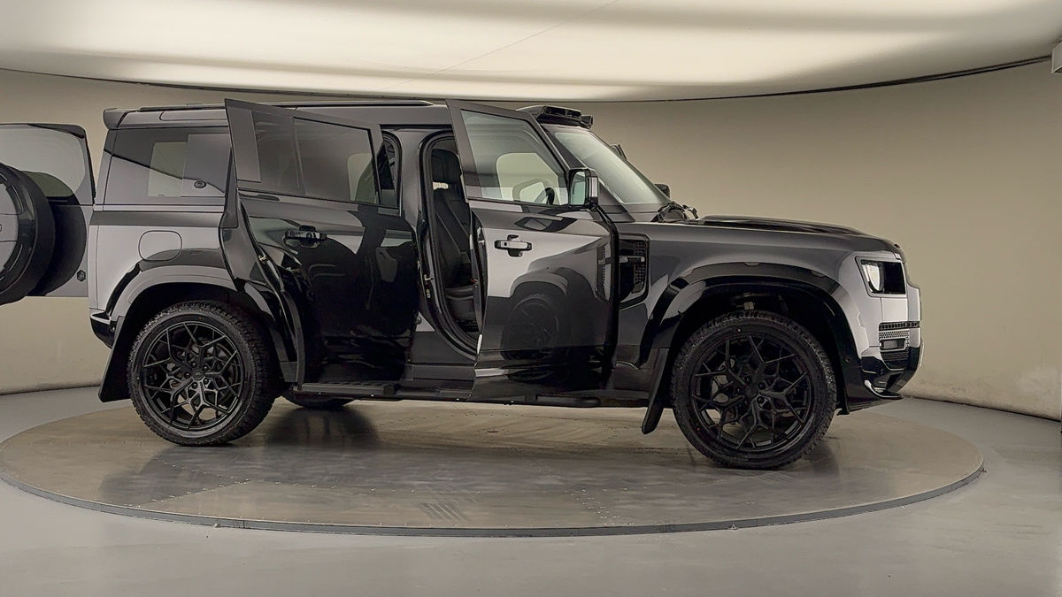 More views of Land Rover Defender 110