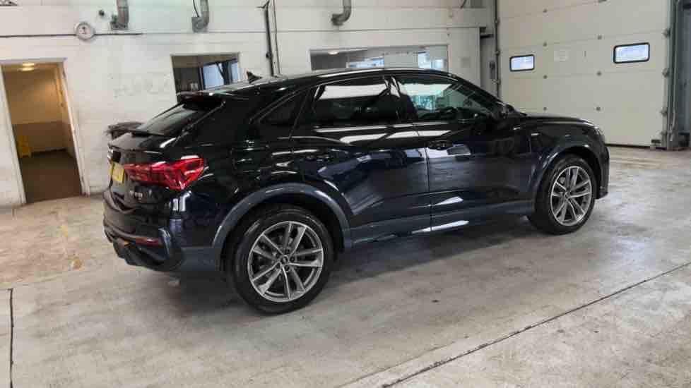 More views of Audi Q3