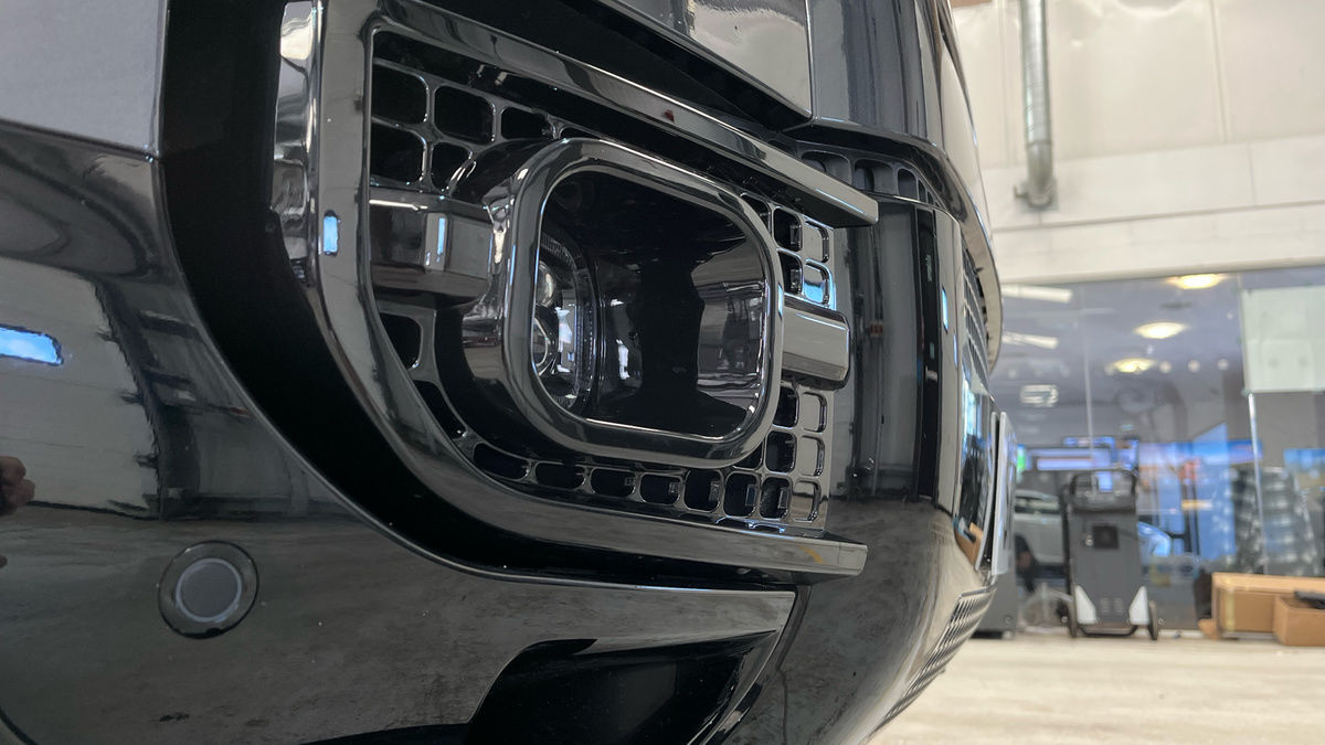 Land Rover Defender 110 Urban Image 49