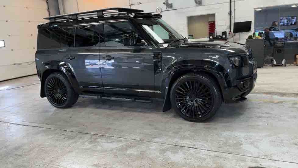 More views of Land Rover Defender 110