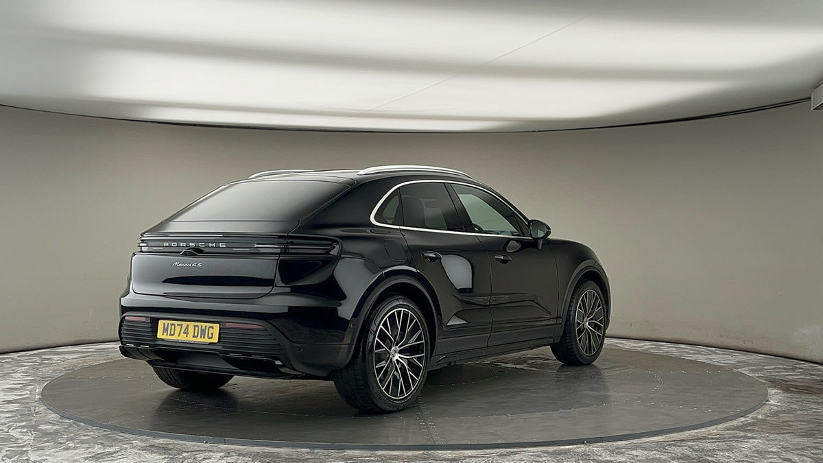 More views of Porsche Macan