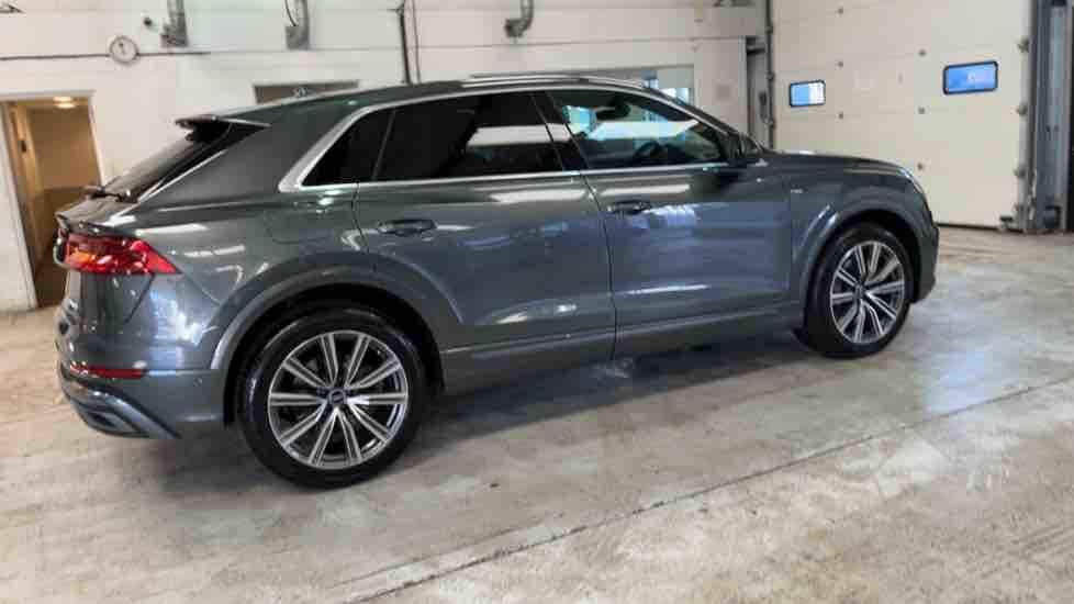More views of Audi Q8