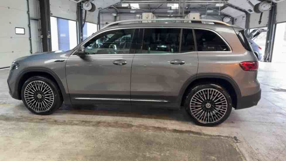 More views of Mercedes-Benz EQB