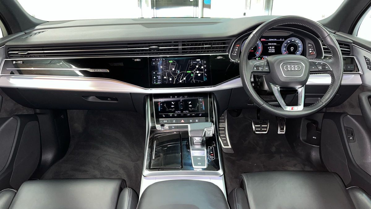 Audi Q7 Image 12