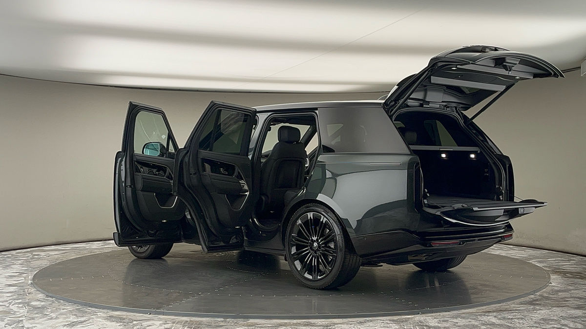 More views of Land Rover Range Rover
