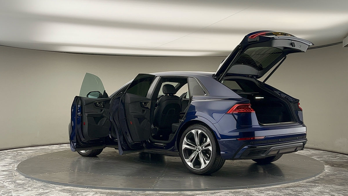 More views of Audi Q8