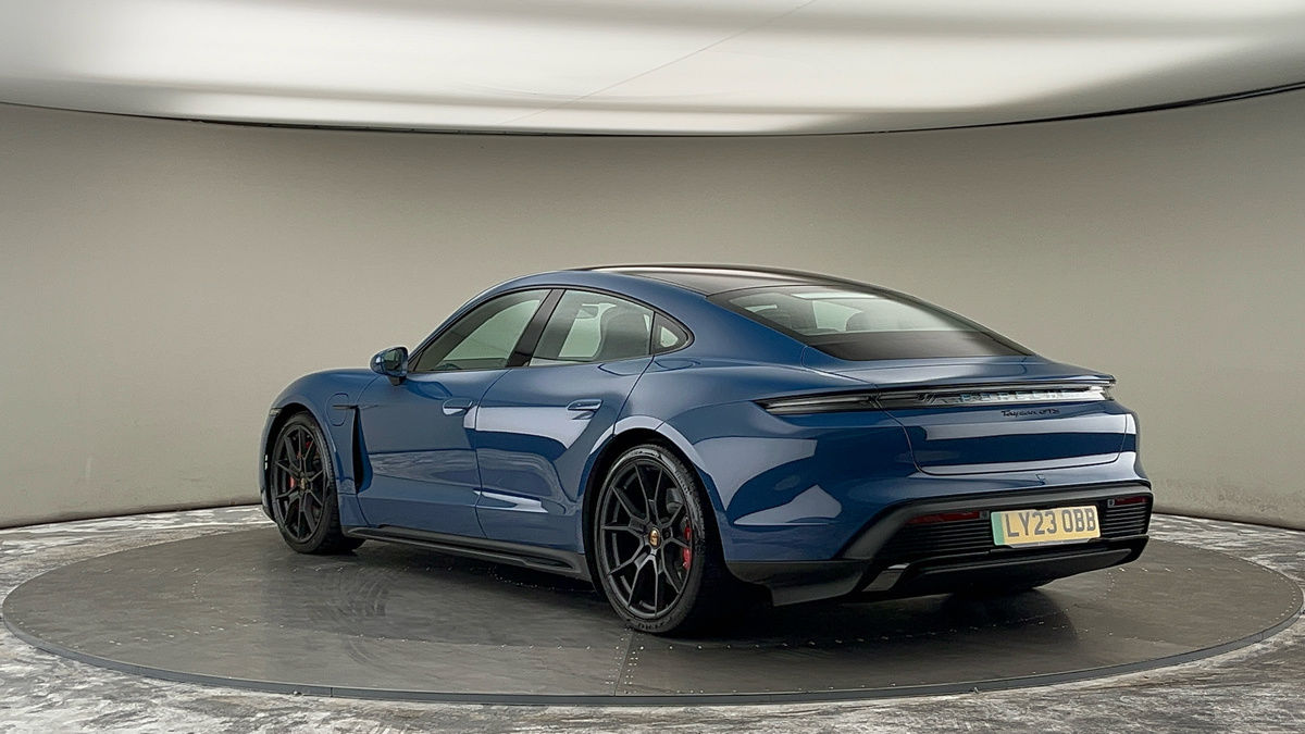 Porsche Taycan Image 2