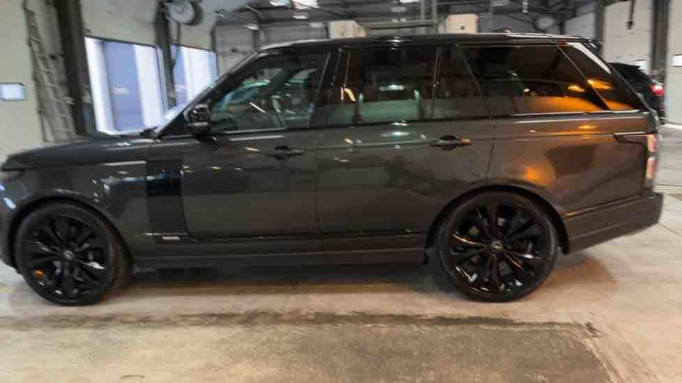 More views of Land Rover Range Rover
