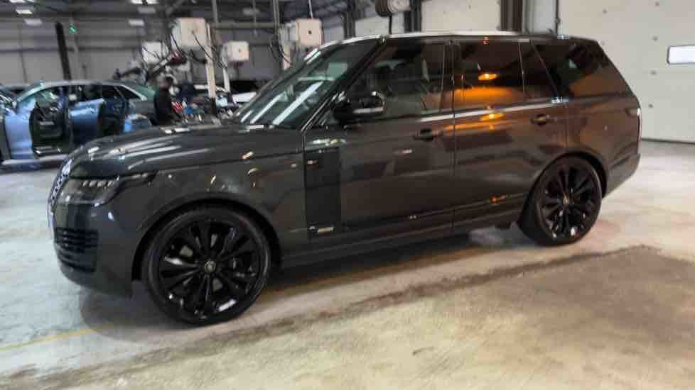 More views of Land Rover Range Rover
