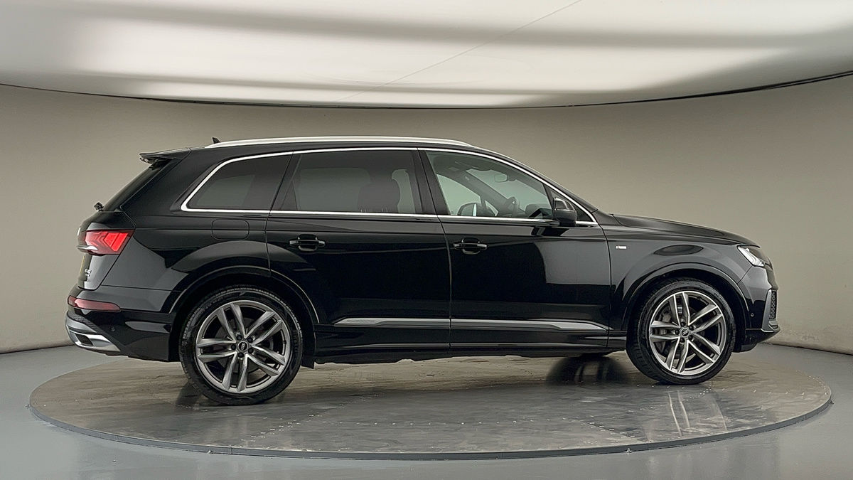 More views of Audi Q7