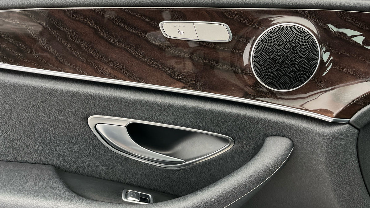 Mercedes-Benz E Class Image 19