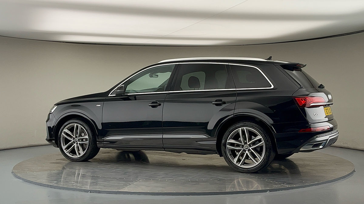 More views of Audi Q7