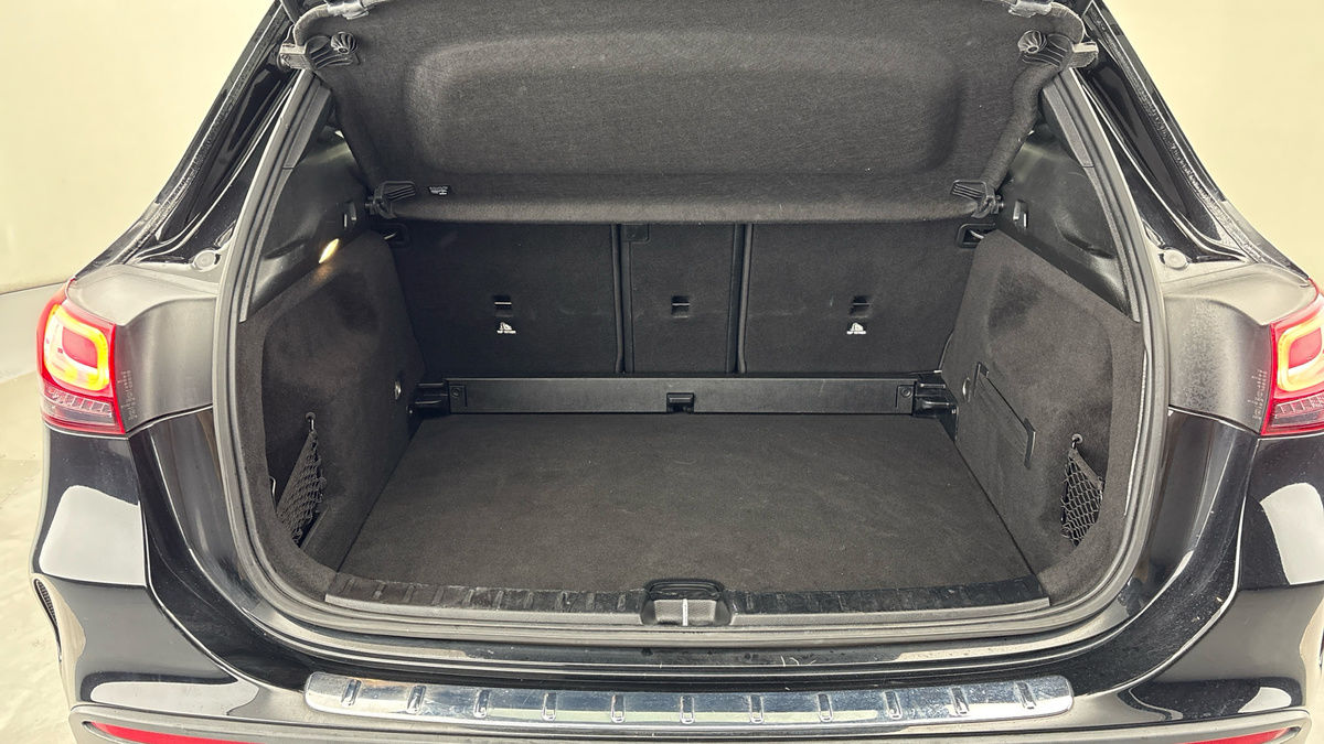 Mercedes-Benz GLA Image 11