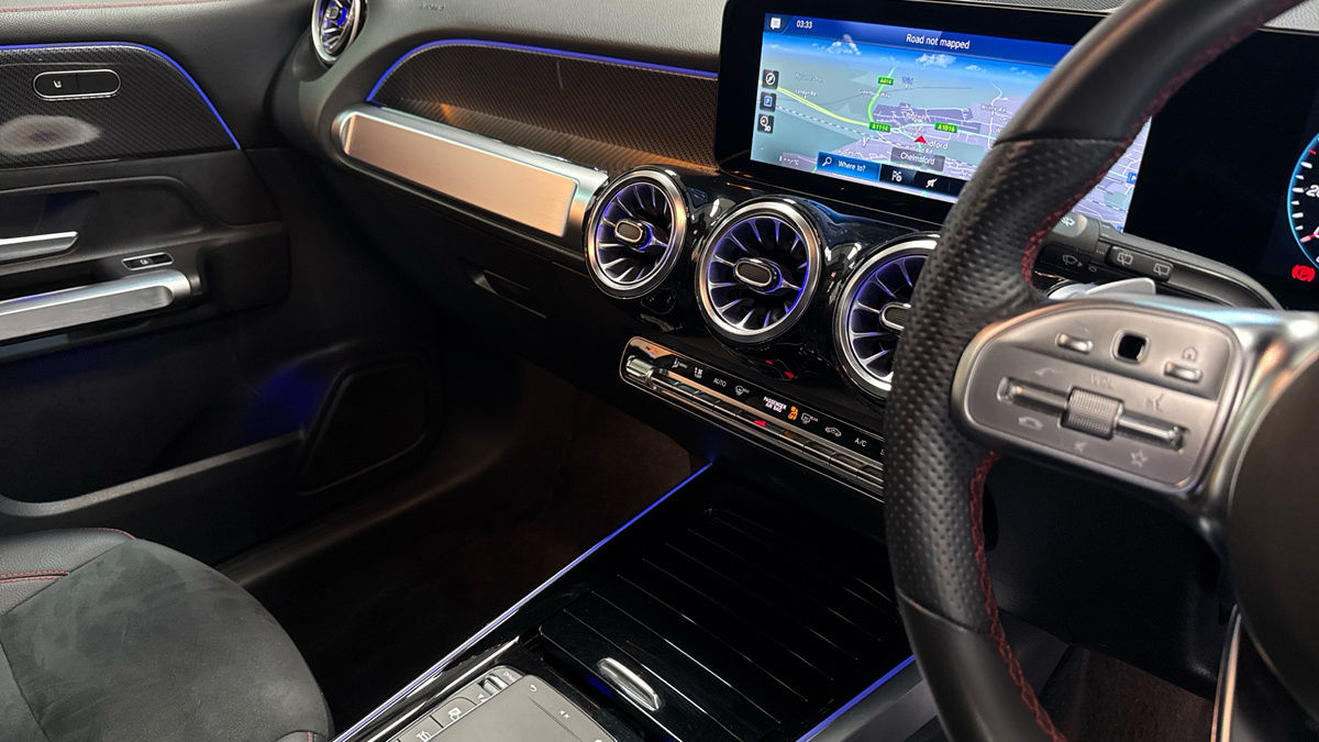 Mercedes-Benz GLB Image 18