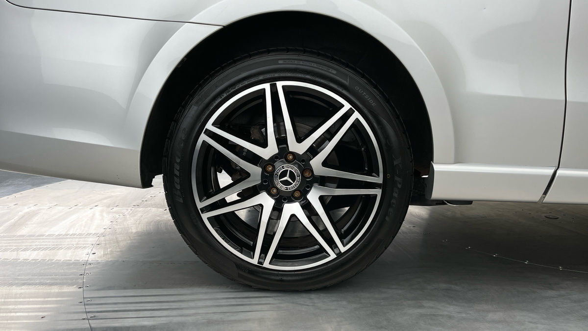 Mercedes-Benz V Class Image 10